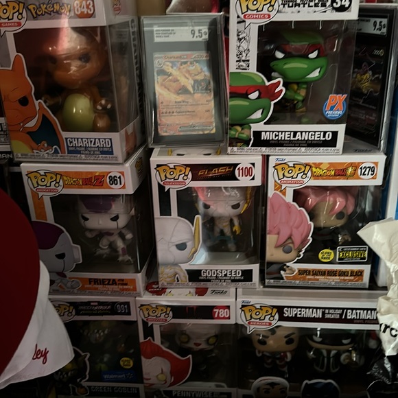 FUNKO POPS - Picture 6 of 6